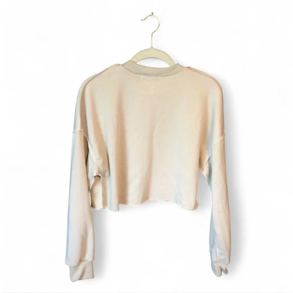 Chic Beige Long Sleeve Crop Top - Picture 3 of 4